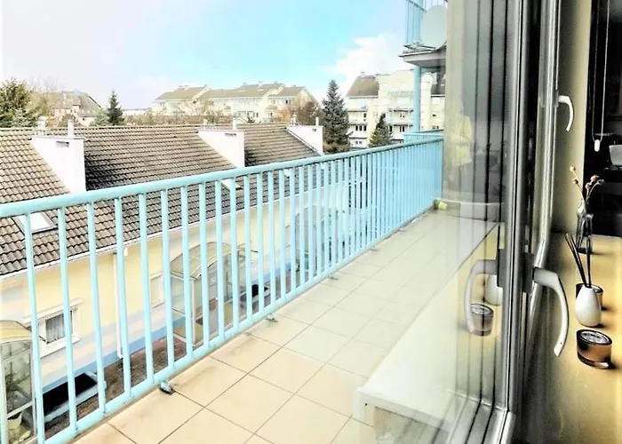 דירה 777 & Cars _ Marshal Foch *