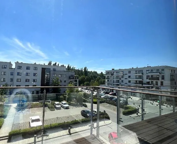 דירה 777 & Cars _ Marshal Foch