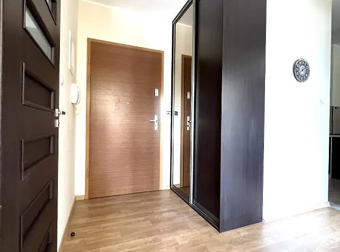 777 & Cars _ Marshal Foch דירה *