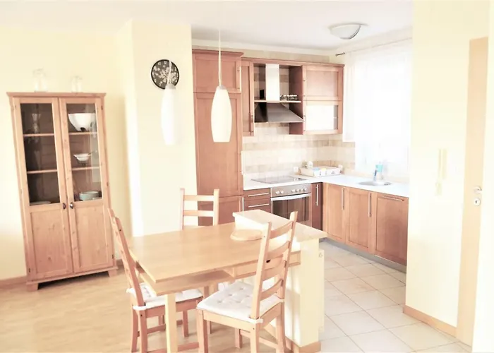 777 & Cars _ Marshal Foch דירה *