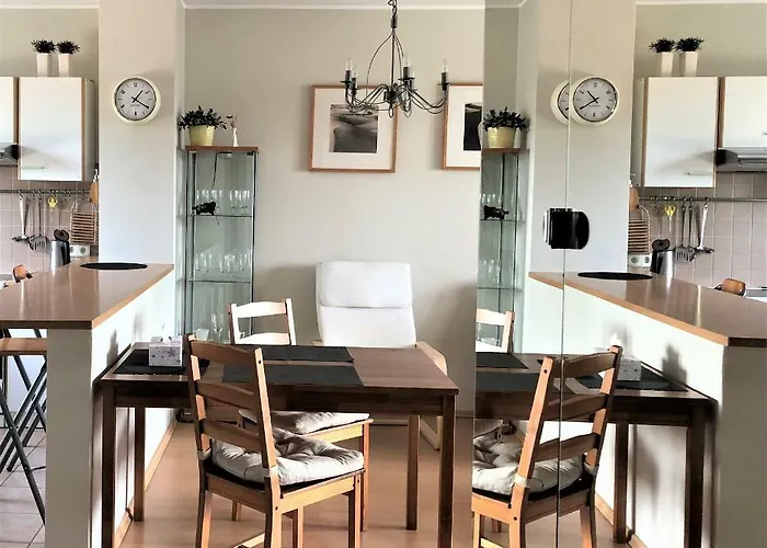 דירה 777 & Cars _ Marshal Foch