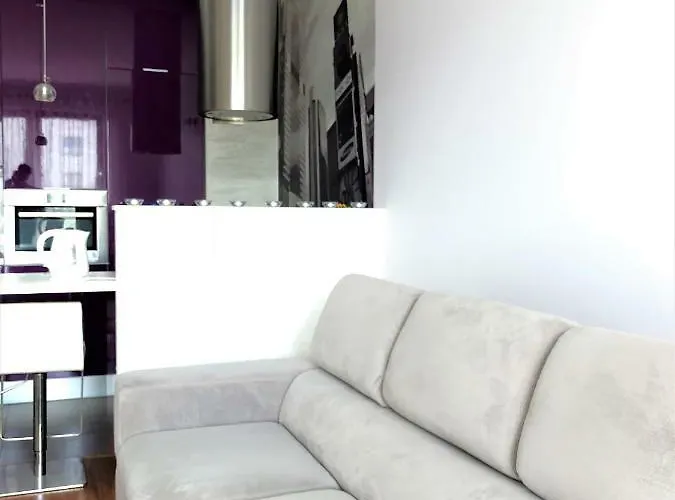 777 & Cars _ Marshal Foch דירה