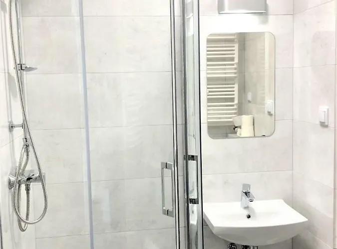 777 & Cars _ Marshal Foch דירה *