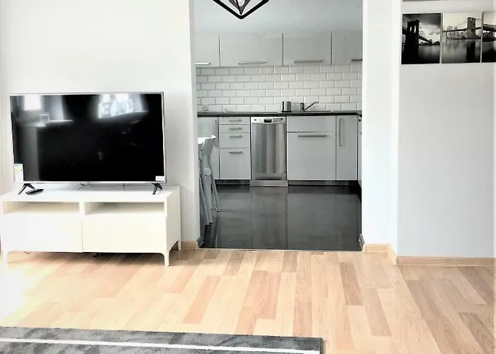 דירה 777 & Cars _ Marshal Foch *